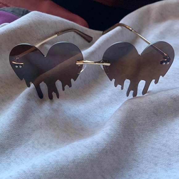 NEW Brown Heart Sunglasses - Picture 1 of 3